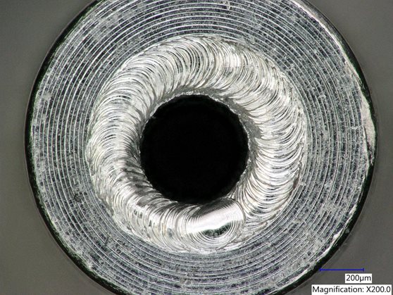 大氣保護下，激光焊接具有銀色光澤